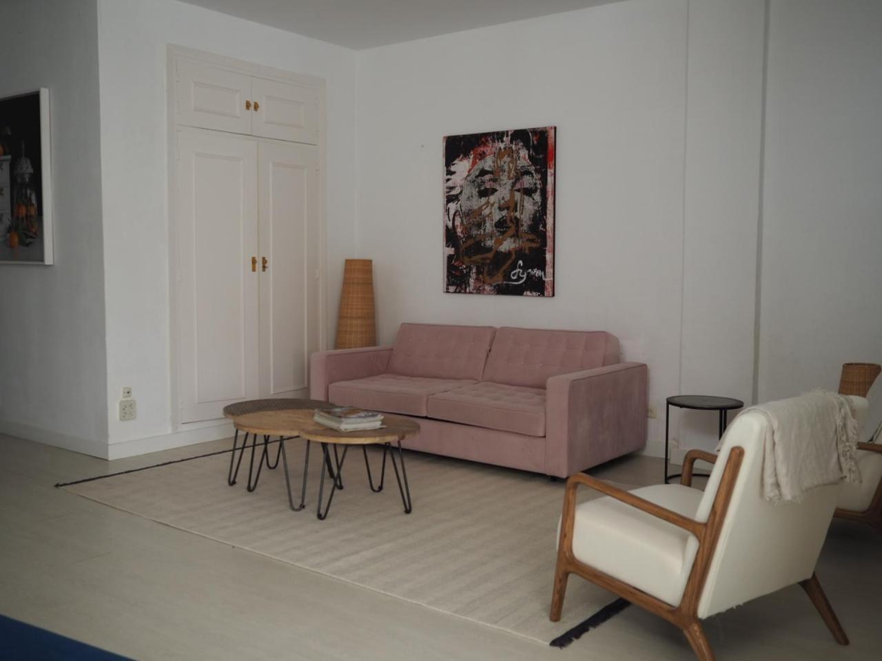 Apartment In 8 Mins From The *